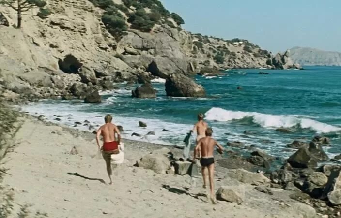 Три плюс два камень сундукова. Новый свет место съемок 3+2. Место съемок 3+2 сейчас. Места съемок 3 2. Три плюс два место съемок.