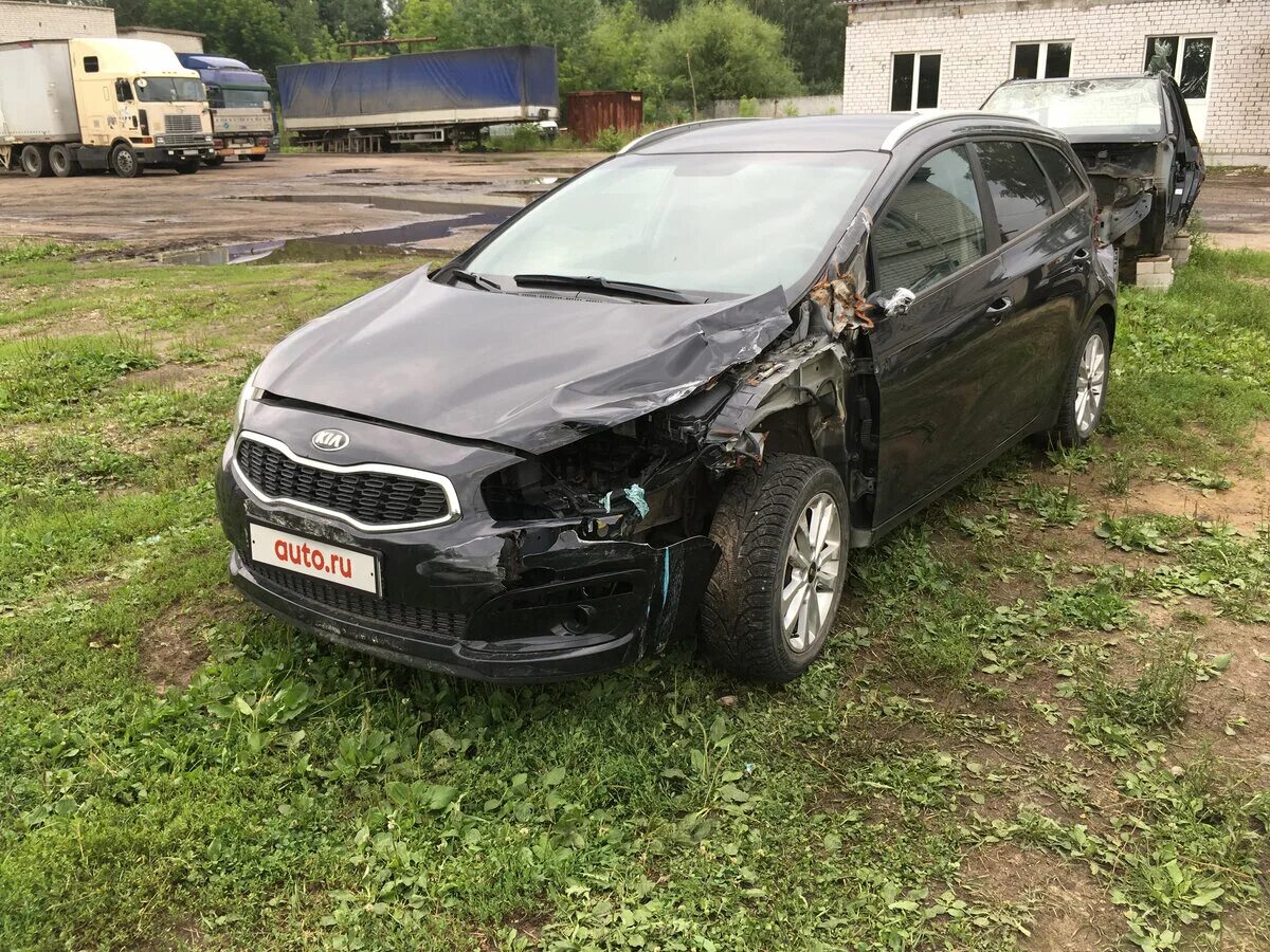 Сид разбор. Киа СИД универсал битый. Черная Kia Ceed JD битая. Kia Ceed битый универсал.