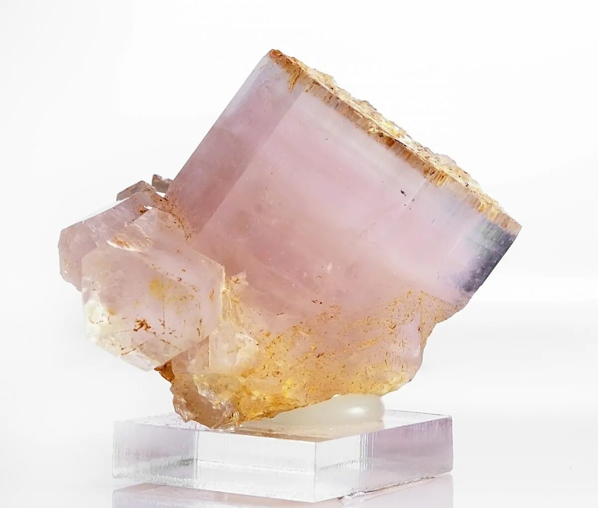 Морганит минерал. Камень минерал пеззоттаит. Марганит. Морганит драгоценный или полудрагоценный. Морганит (воробьевит).