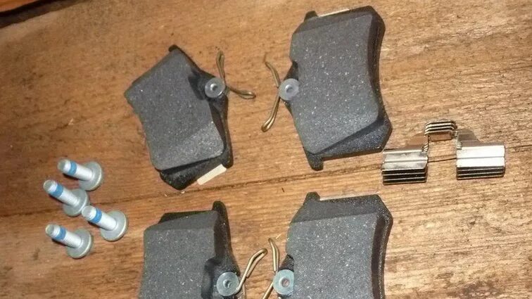 Тормозные колодки шкода а5. Тормозные колодки шкода а5. Колодки тормозные передние шкода рапид 2015. Тормозные колодки шкода а5. Колодки тормозные передние skoda octavia 2021.