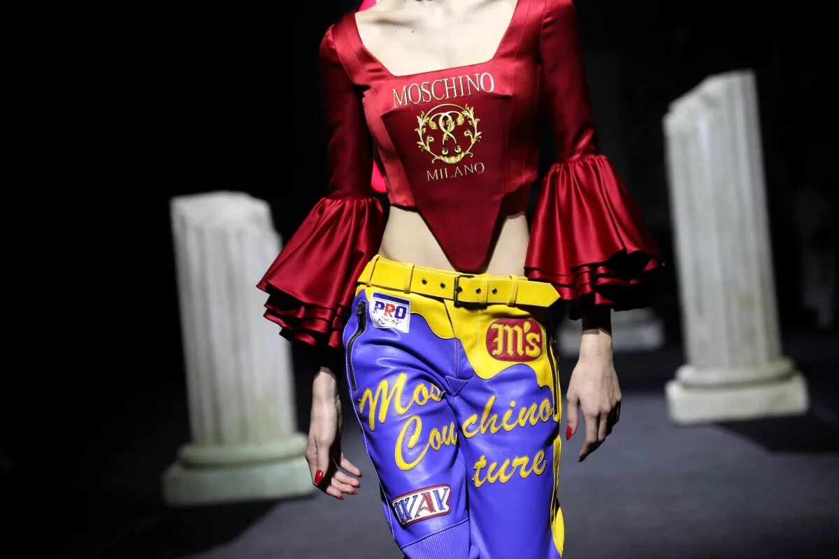 Франко Москино (Franco Moschino) модельер. Moschino 2. Moschino одежда женская. Moschino картинки.