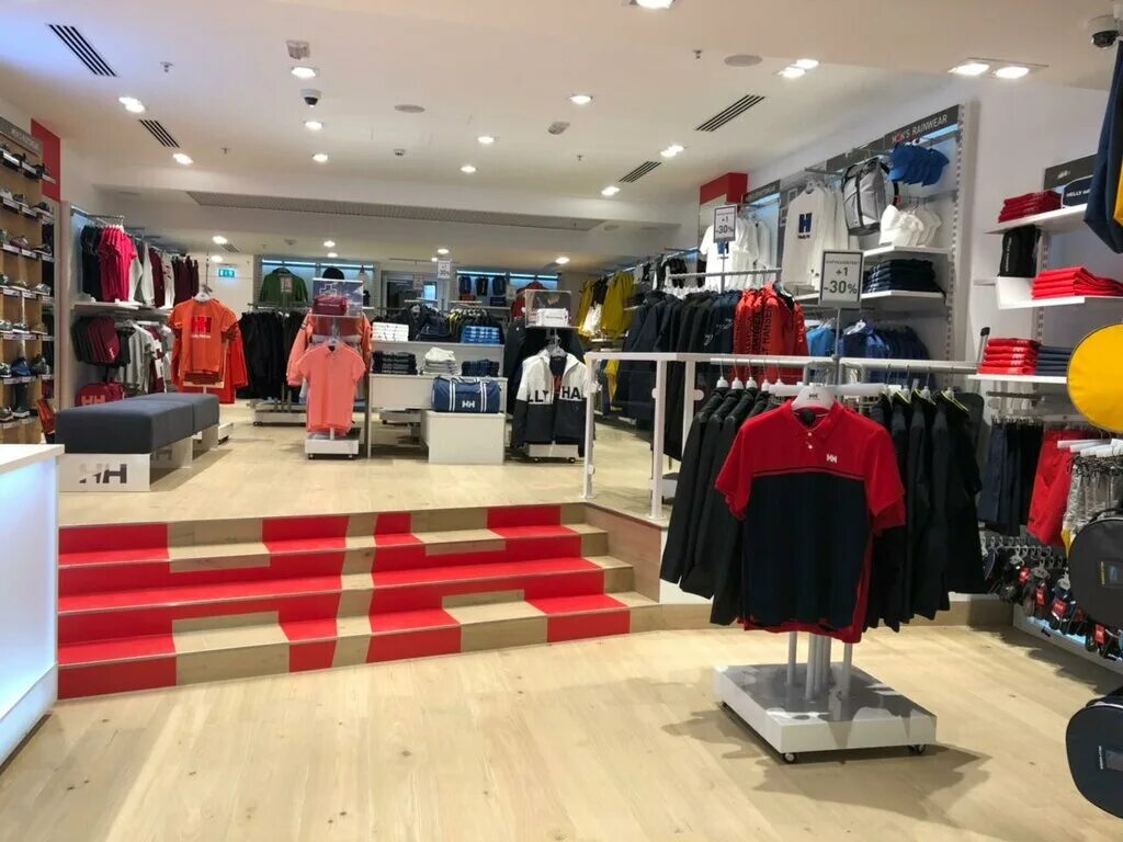 Move магазин. Магазин хелли. H&h магазин одежды. Магазин хелли. Helly hansen метрополис.