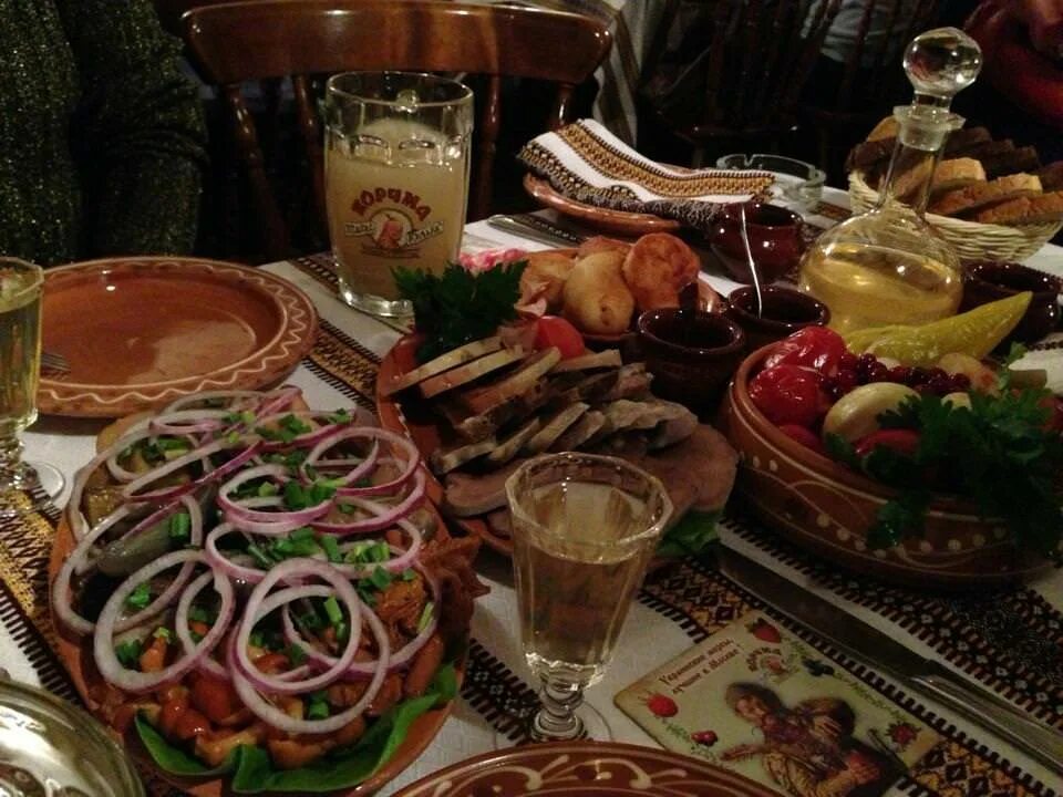 Ресторан корчма тарас бульба. Корчма тарас бульба москва. Тарас бульба еда. Корчма тарас бульба еда. Корчма тарас бульба моховая.