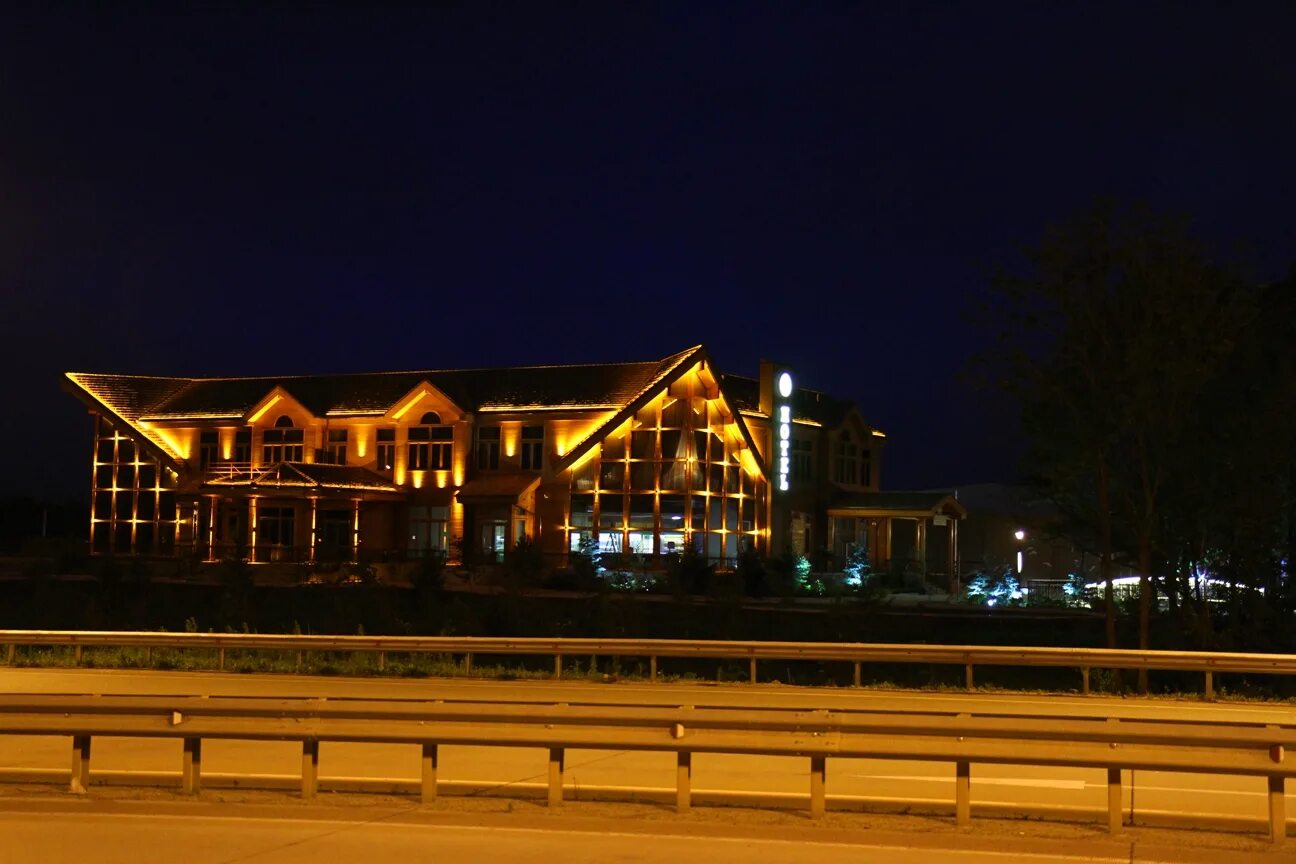 пост энд бим в канаде. срубы пост энд бим. дом из сруба лафет кедр. кедровый дом. шале пост энд бим.