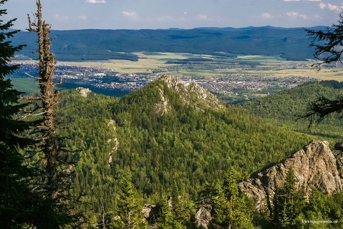 Гора Ялангас Белорецк. Гора малиновая, Белорецкий район. Гора малиновая Ялангас. Хребет Ялангас.