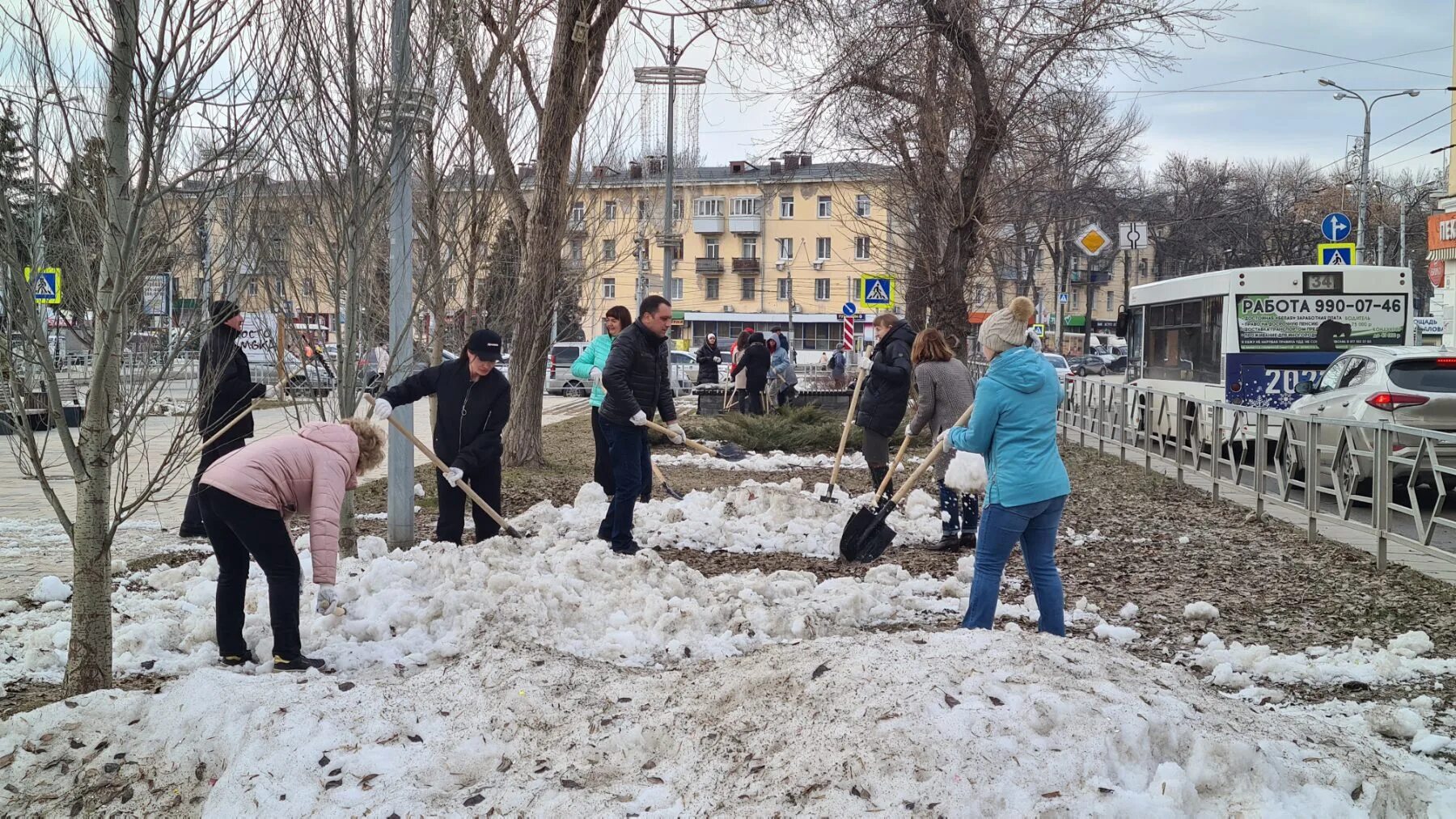 Девять апреля. Апрель в городе. Месячник по благоустройству. Гагаринский субботник. Гагаринский субботник Самара.