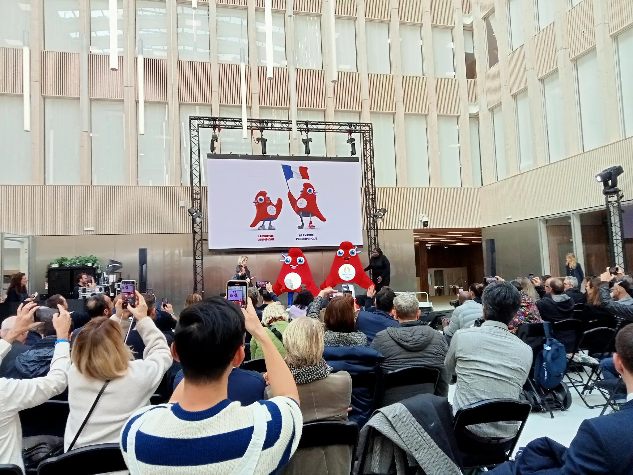 Стрельба в париже. Games wide open paris 2024. Что случилось в париже 2024 год. Олимпийские игры в париже 2024. Олимпийские игры в париже 2024.