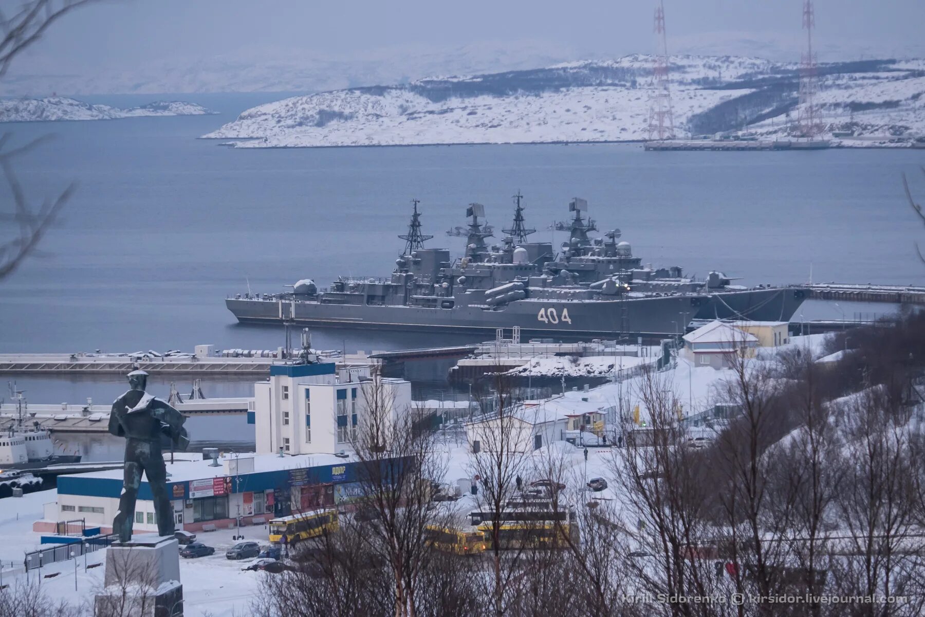 Снять североморск. Город североморск мурманской области. североморск столица северного флота. кольский залив североморск. североморск база северного флота.