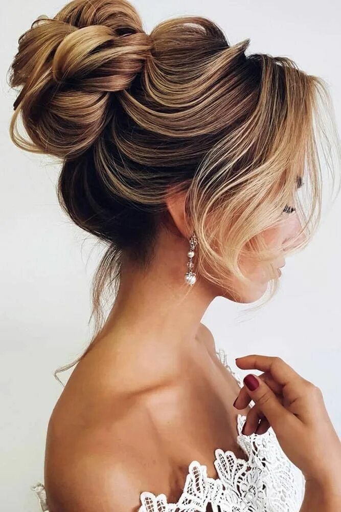 Wedding hair pictures, Chignon hair, Red carpet hair
