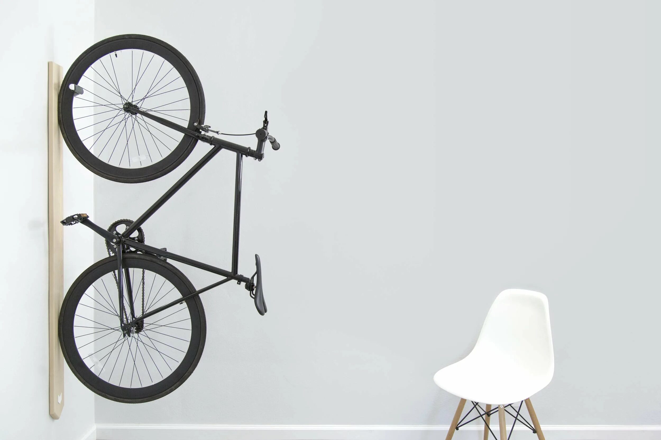 Велосипеды стен купить. Artifox Bike Rack. Bike Rack крепление велосипеда. Велосипед на стене. Стойка для хранения велосипедов.