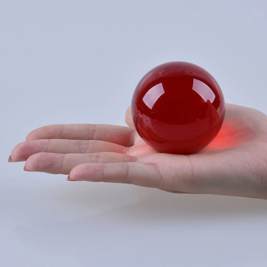 Звук на шаре. Шарики Кристалл Болл. Красный стеклянный шар. Кристальный шар красный. Стеклянный шар в руке.