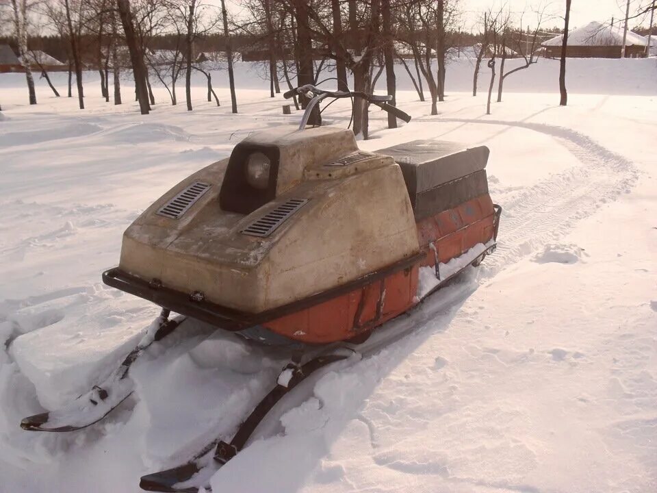 Бурану 35. Мотосани лайка 2м. Снегоход Буран 1972 г. Советский снегоход Буран 2. Советский снегоход Буран.