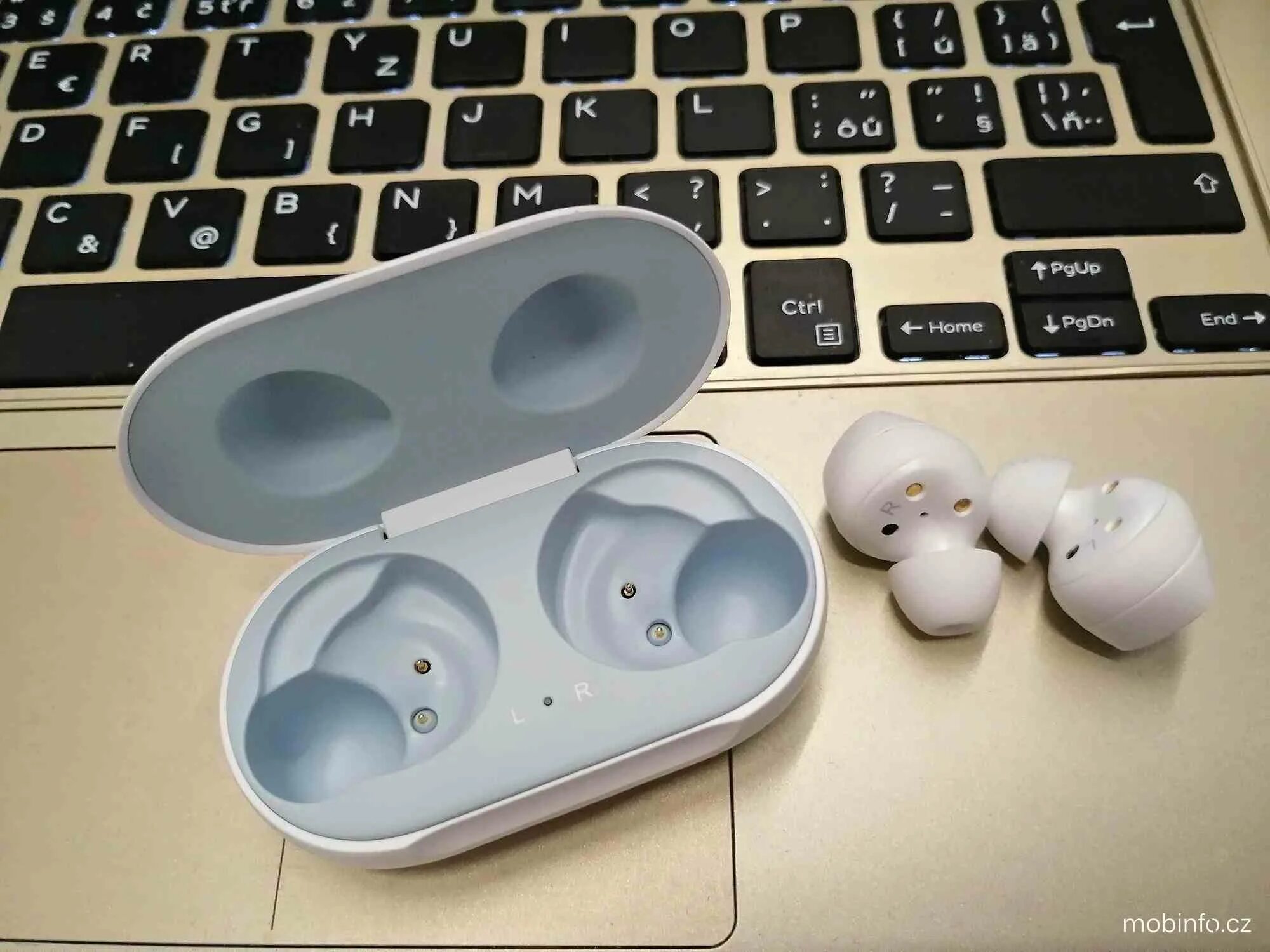 Беспроводные наушники samsung galaxy buds2 pro. Samsung galaxy buds 2 pro. Наушники tws samsung buds 2 черный. Наушники беспроводные самсунг галакси buds 2. Наушники батс 2 про.