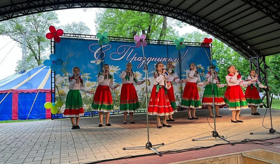 КДЦ Новокубанского района. Кубанская музыкальная семья. Культура Краснодарского края. Цветы новокубанск