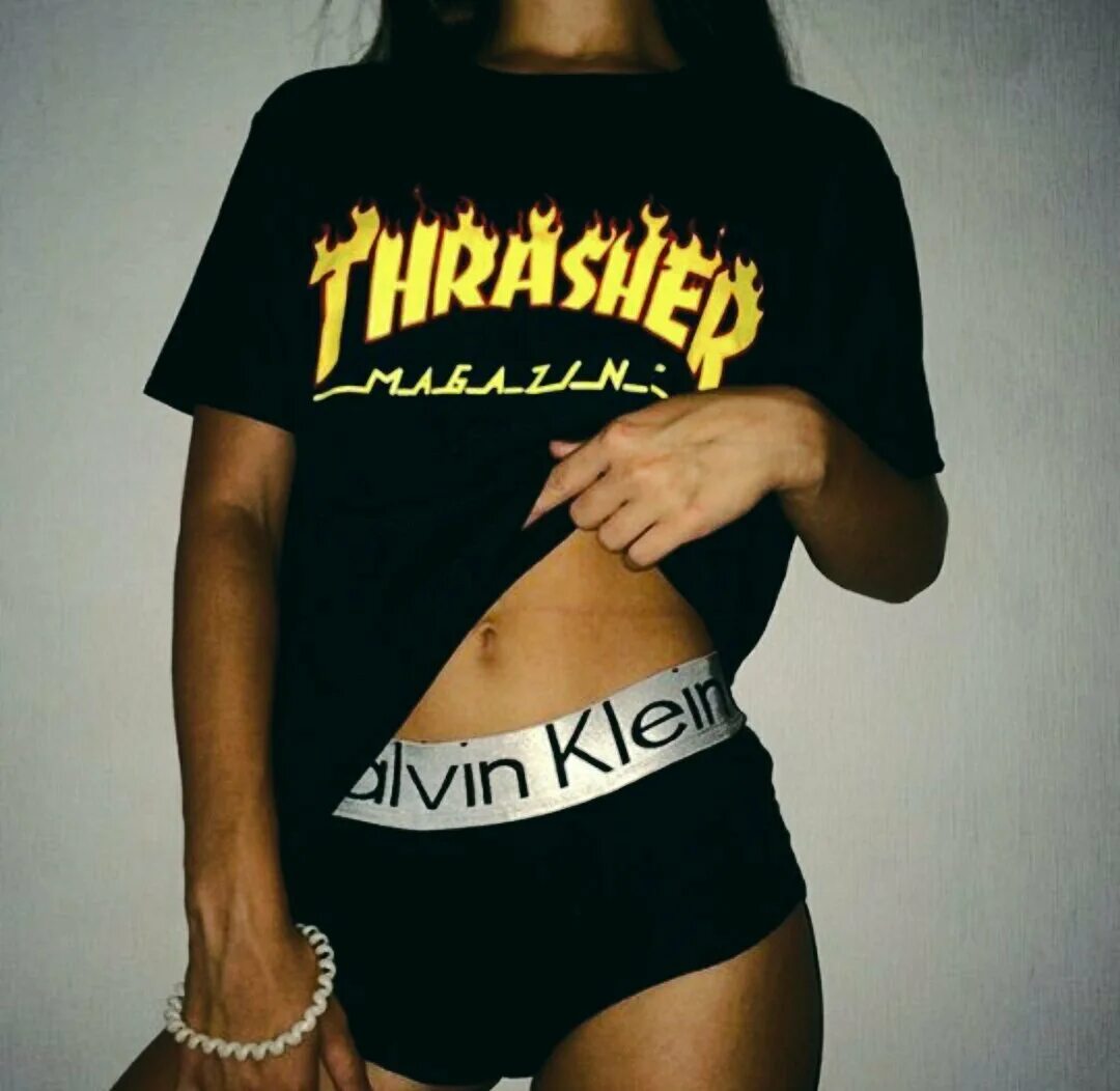 Hightleak. Девушка в трешере. Thrasher девушка. Девочка в трешере. Красивая девушка в трешере.