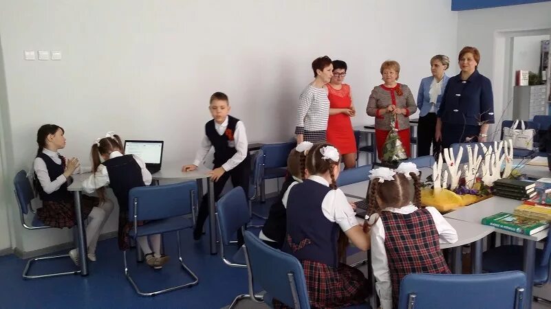 директор школы 74 ижевск. директор 74 школы. директор 74 школа гераськина. директор 74 школы. школа 74 ижевск 2 корпус.