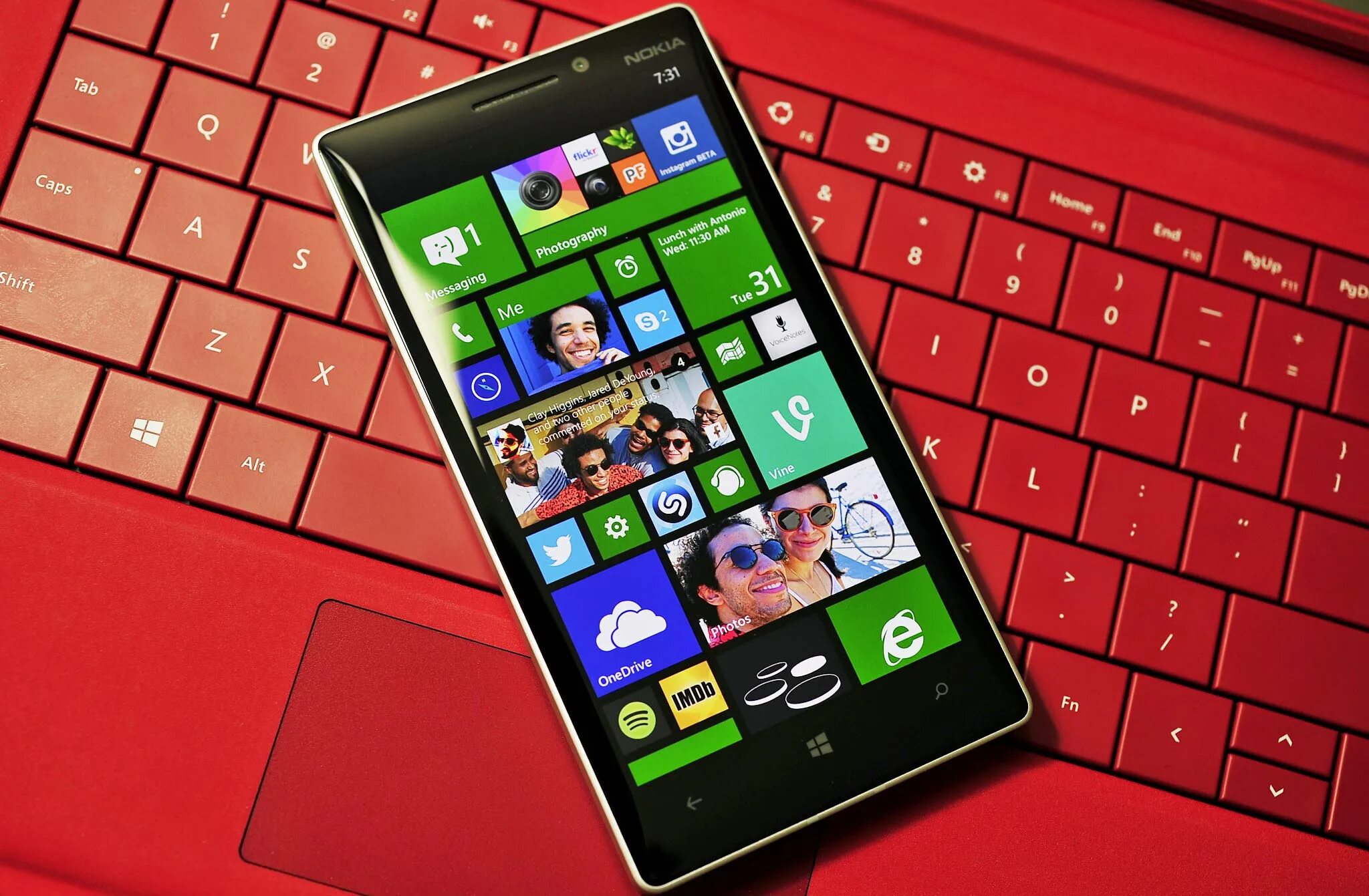 Мобильное устройство windows phone. Microsoft Windows Phone 8. Nokia Windows Phone 8.1. Microsoft Windows 10 Phone. Люмия 725.