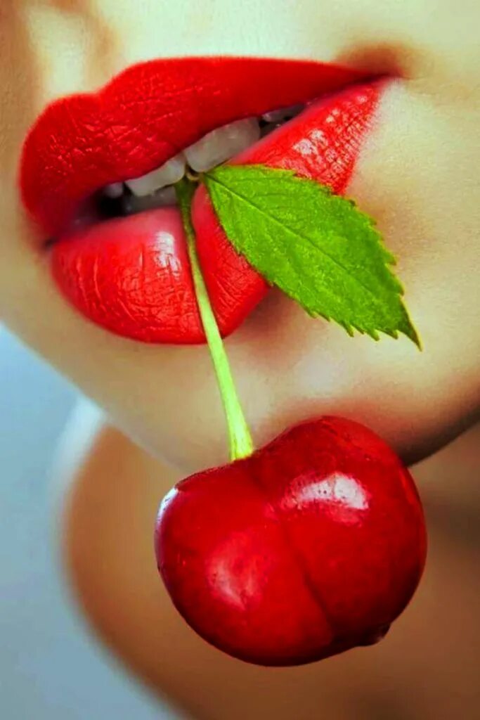 I love lips. Женские губы. Сочные губы. Губы с вишенкой. Красивые губы.