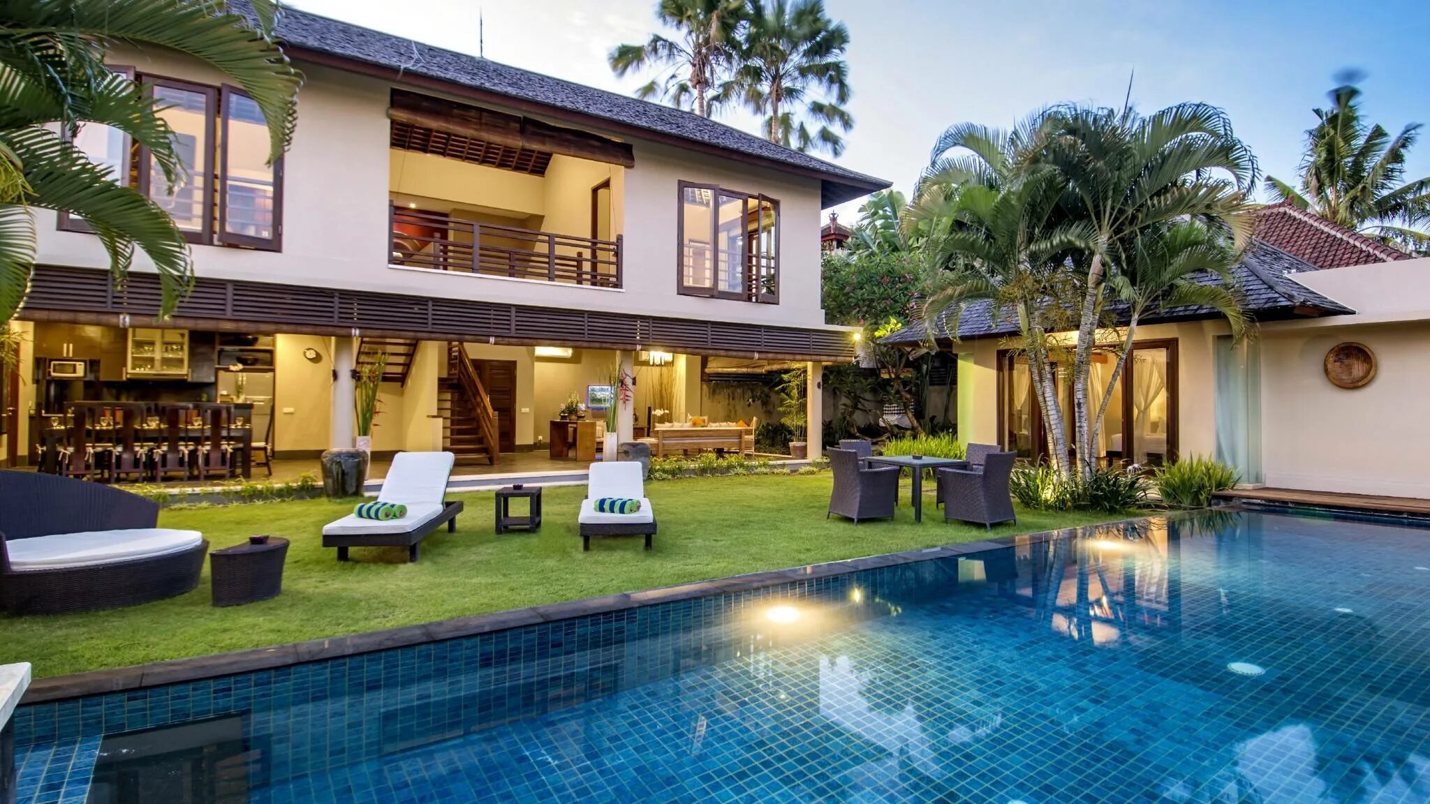Купить дом на бали. Вилла на Бали. Особняк на Бали. Бали North Kuta. Денпасар Бали виллы.