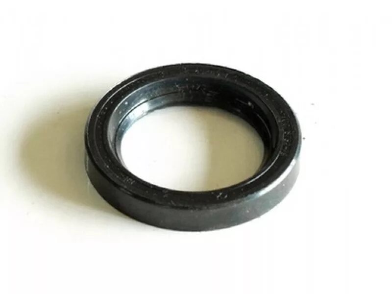 номер манжета. сальник 1. сальник штока амортизатора фокус 3. манжета коленвала 240-1002305. 1 размер.