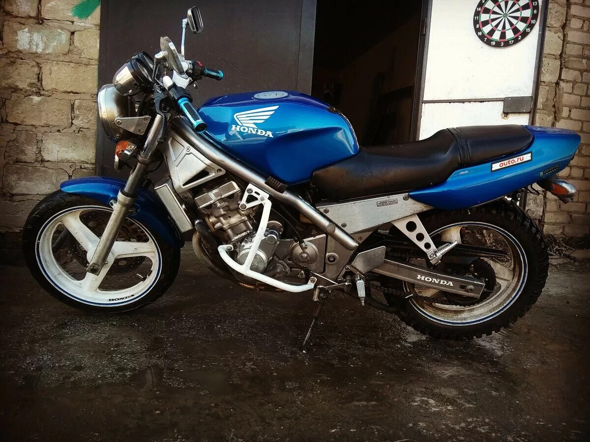 Honda cb1