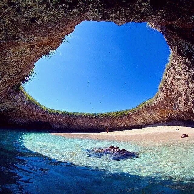 Video hidden beach. Video hidden beach. Пуэрто-вальярта скрытый пляж. Пуэрто-вальярта скрытый пляж. Остров мариета скрытый пляж мексика.