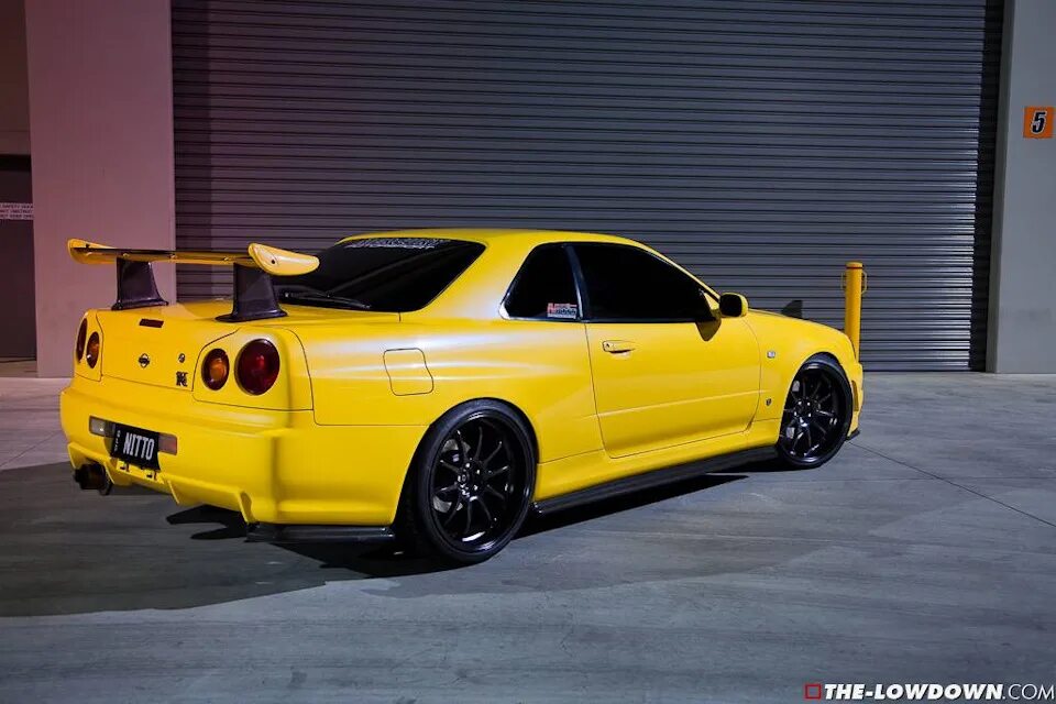 Skyline tuning. Nissan Skyline r34 gt-r. Nissan Skyline r34 GTR Yellow. Nissan Skyline GTR r34 желтый. Nissan Skyline gt-r 34.