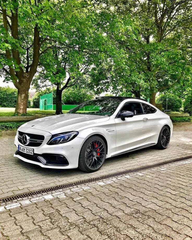 Купить мерседес 63 amg. Мерседес-Бенц c63 AMG. Мерседес АМГ 63. Mercedes c63 AMG. Мерседес ц 63 АМГ.