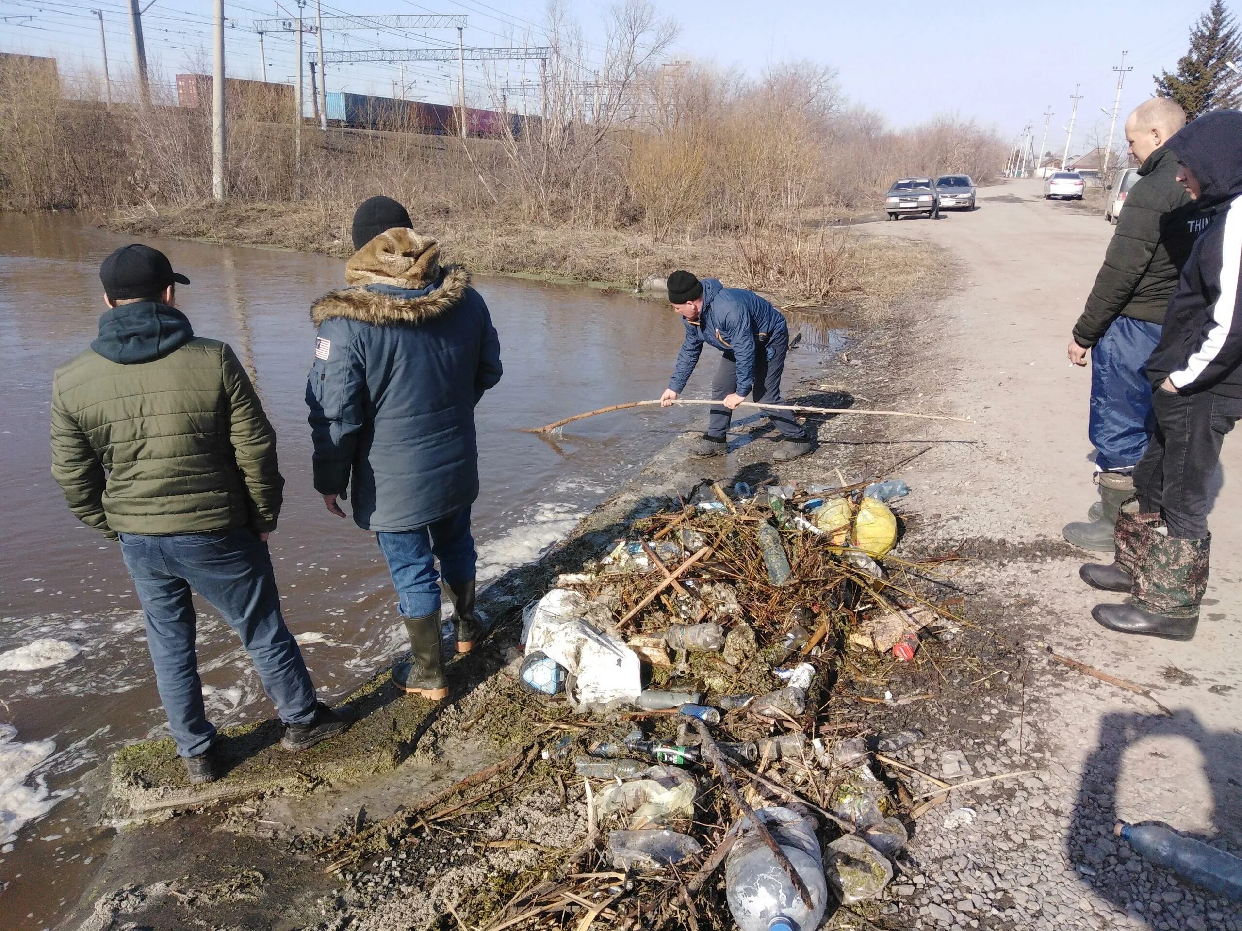 Мальчик утонул в реке. Река Власиха г Обь. Похороны утонувшего мальчика.