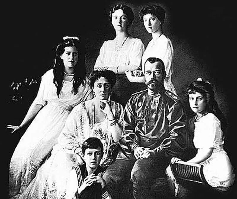 Судьба семьи романовых. Семья царственных страстотерпцев николая ii и александры фёдоровны. семья романовых николай 2 и александра. николай романов и его семья. фото царской семьи романовых.