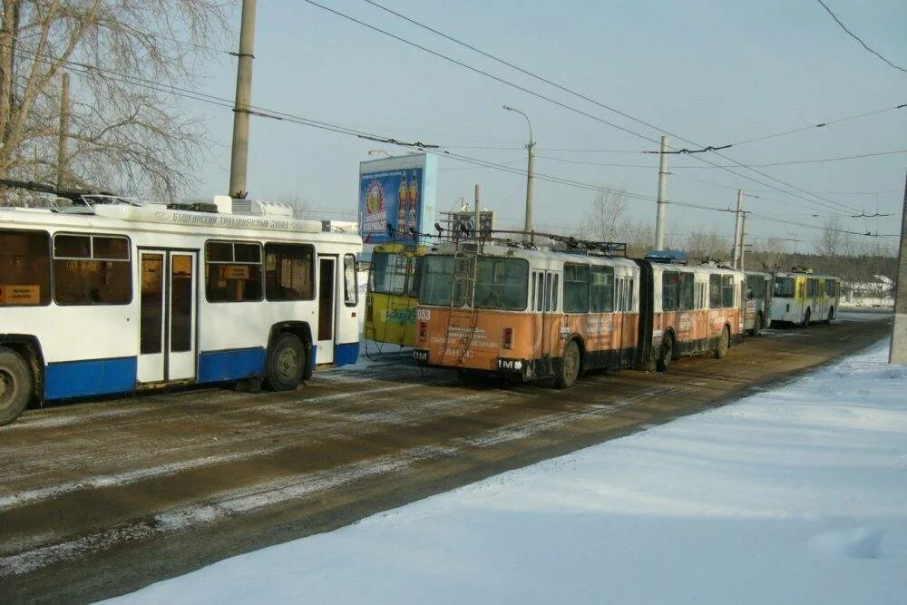Троллейбус пермь. Пермь троллейбус 263. Пермь троллейбус 14. Пермский троллейбус в 2000 году. Первый троллейбус в Перми.
