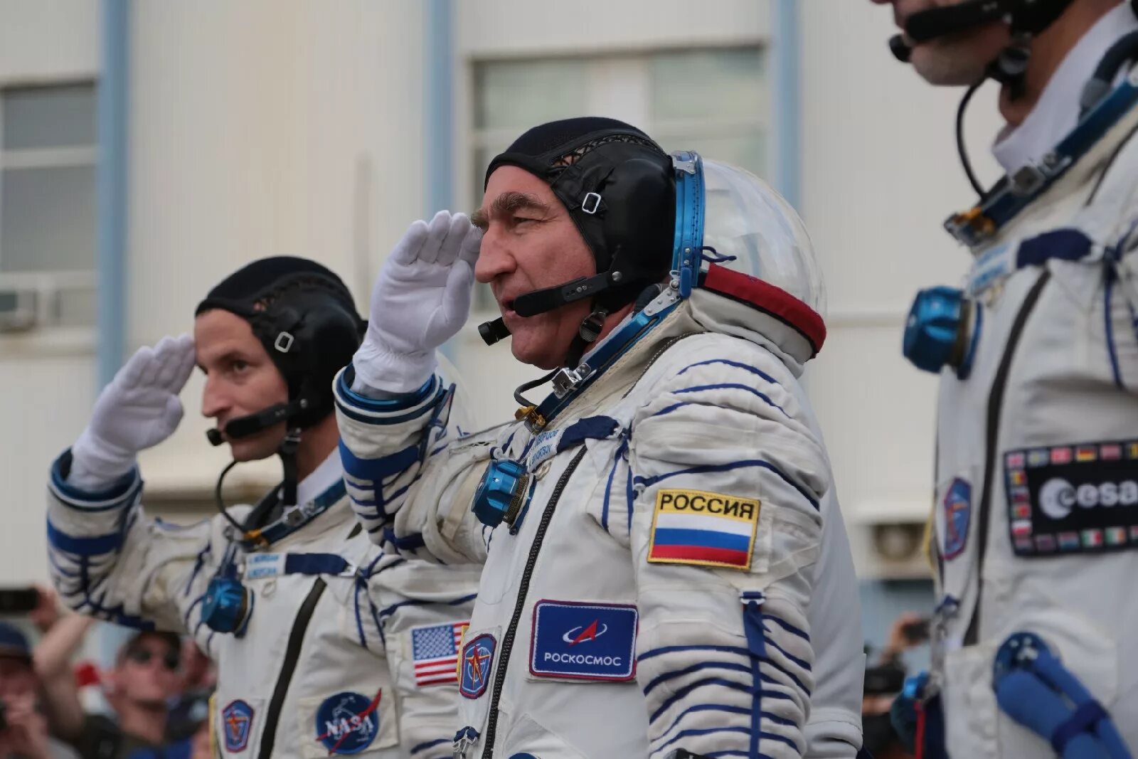 Роскосмос рк. Роскосмос рк. Экипаж мкс 65. Рк цифра роскосмос. Байтерек космодром.