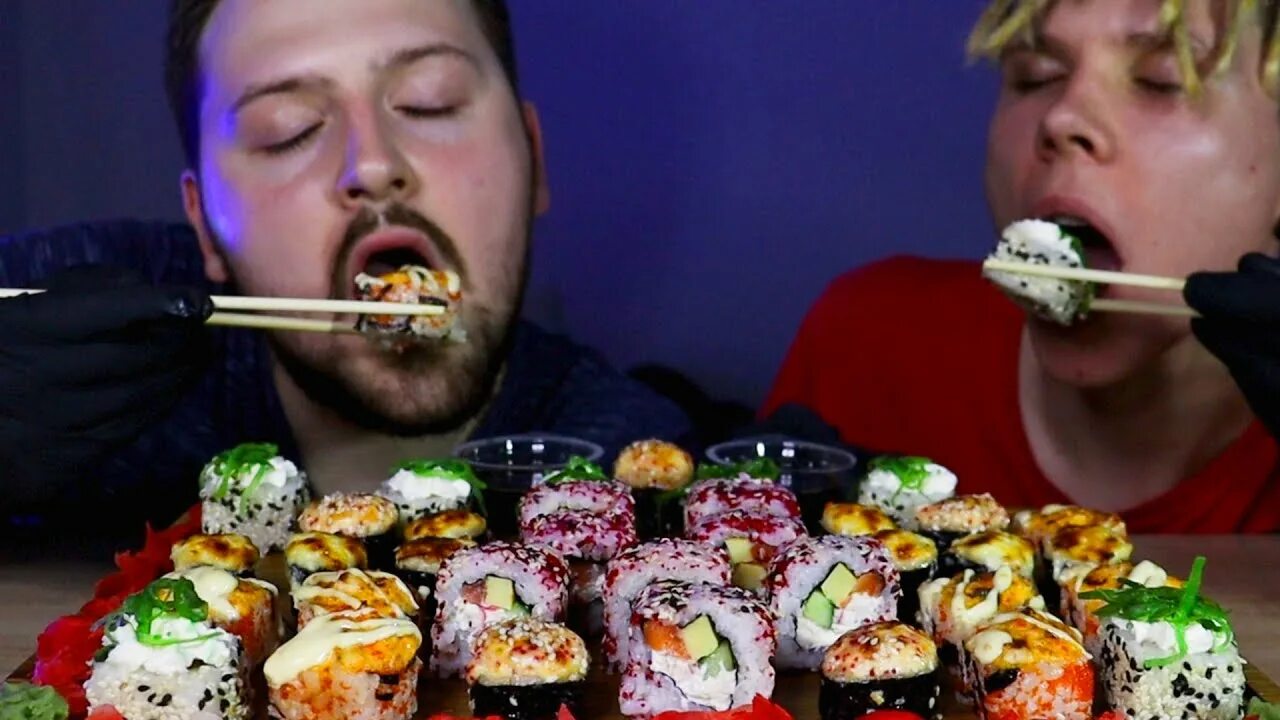 Суши мукбанг. Sushi monster tik tok. Блэк пэнсил. Блэк пэнсил. Биг блэк банана пенсил.