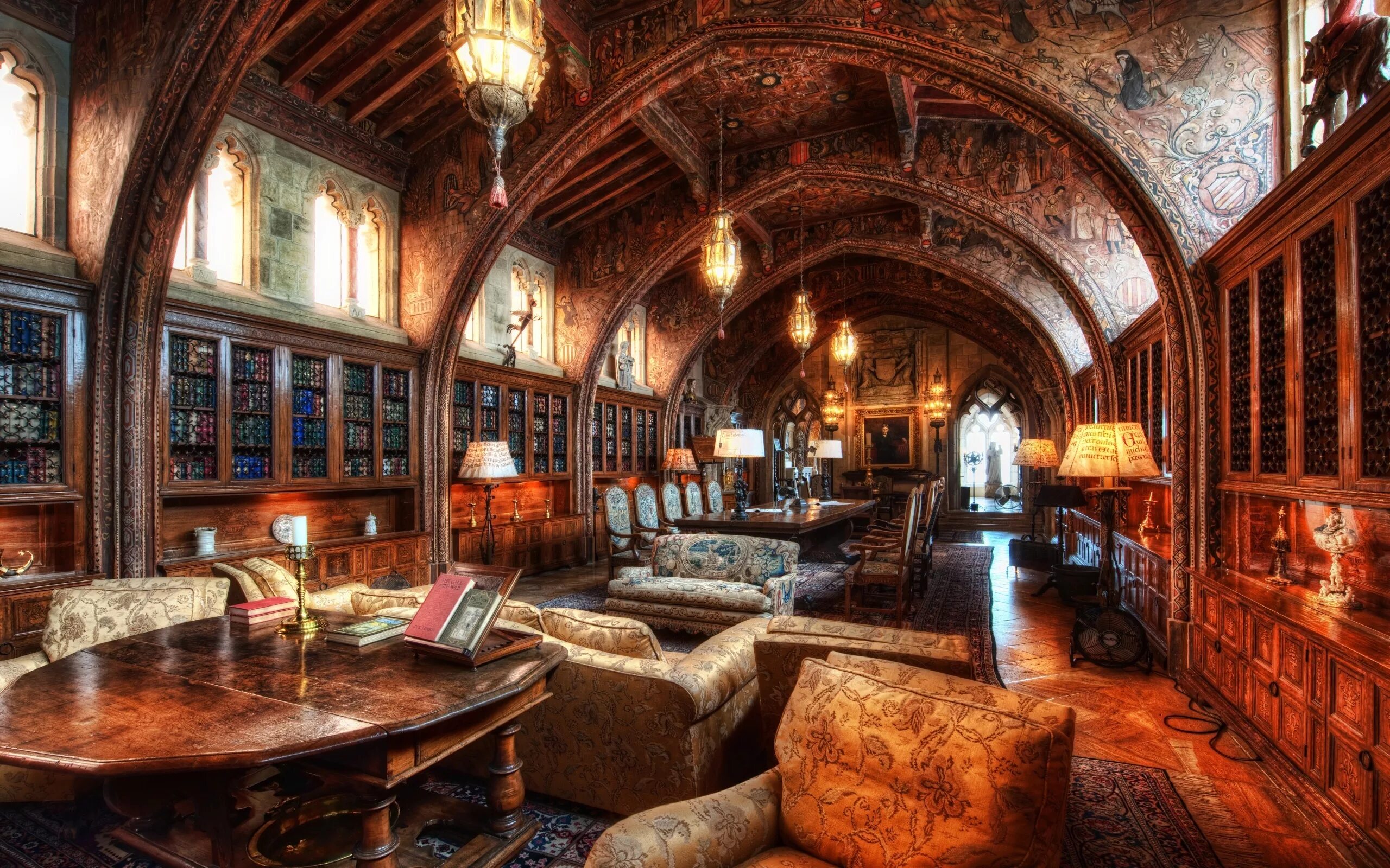 Интерьер литературных произведений. Библиотека Hearst Castle. Хогвартс гостиная Гриффиндора.