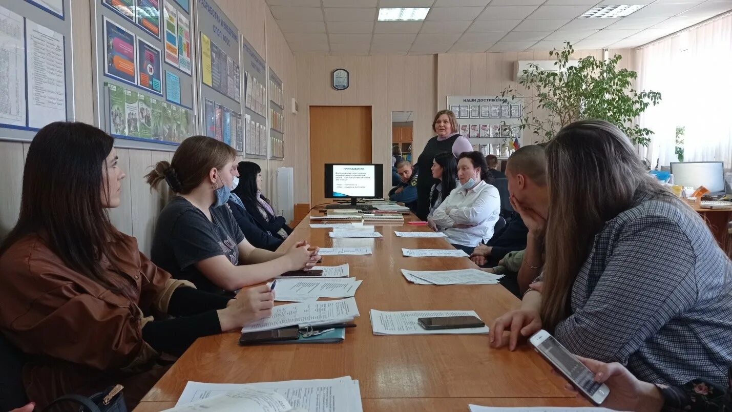 Учителя школы диалог