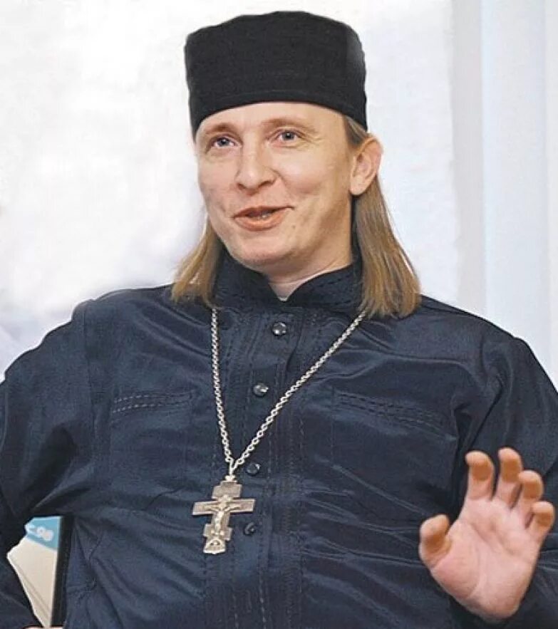 Охлобыстин бывший священник. Иван охлобыстин священник. Иван охлобыстин батюшка. Отец иоанн охлобыстин. Охлобыстин священник.
