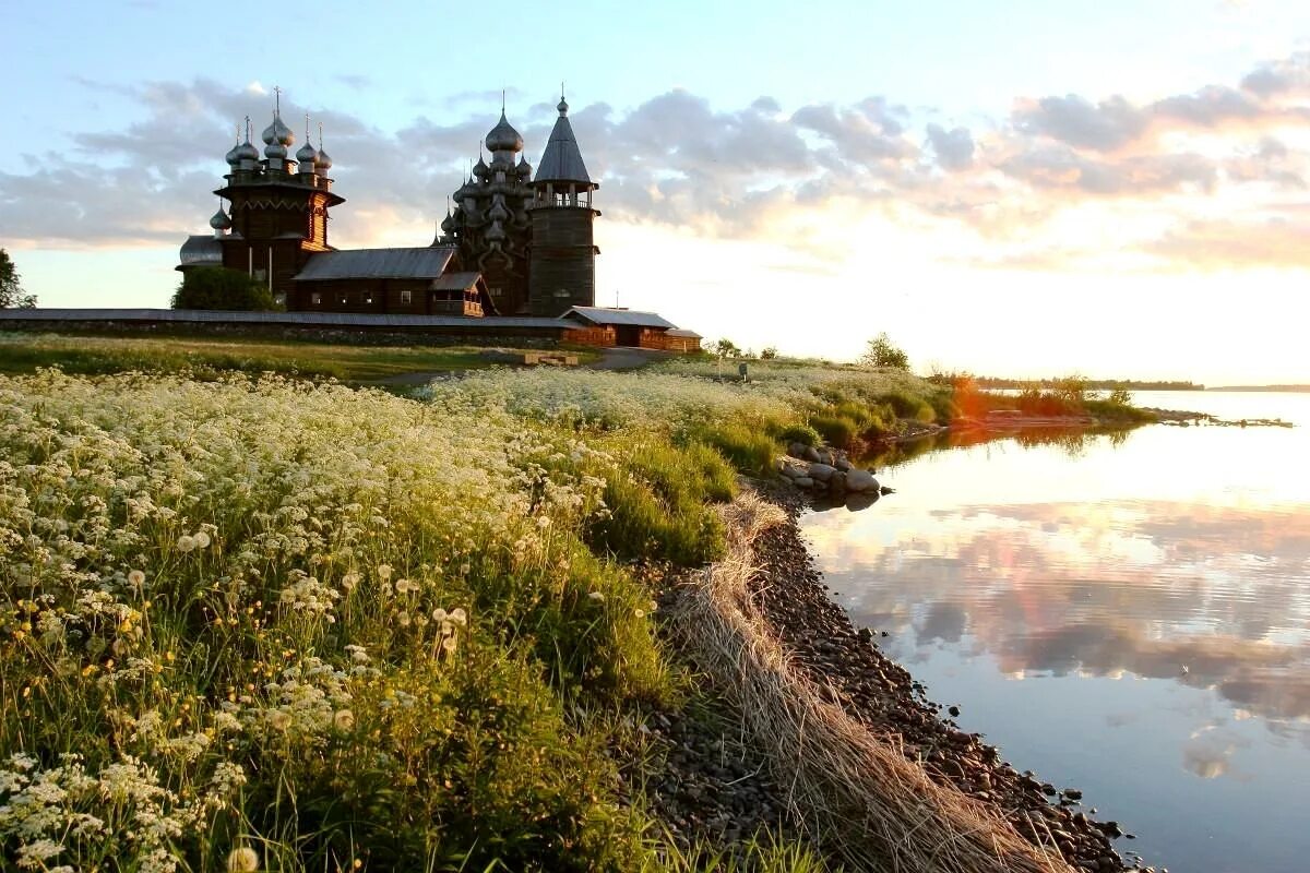 Кижи музей-заповедник. Кижский музей-заповедник (Республика Карелия). Музейтзааоведник Кижи. Остров Кижи Карелия.