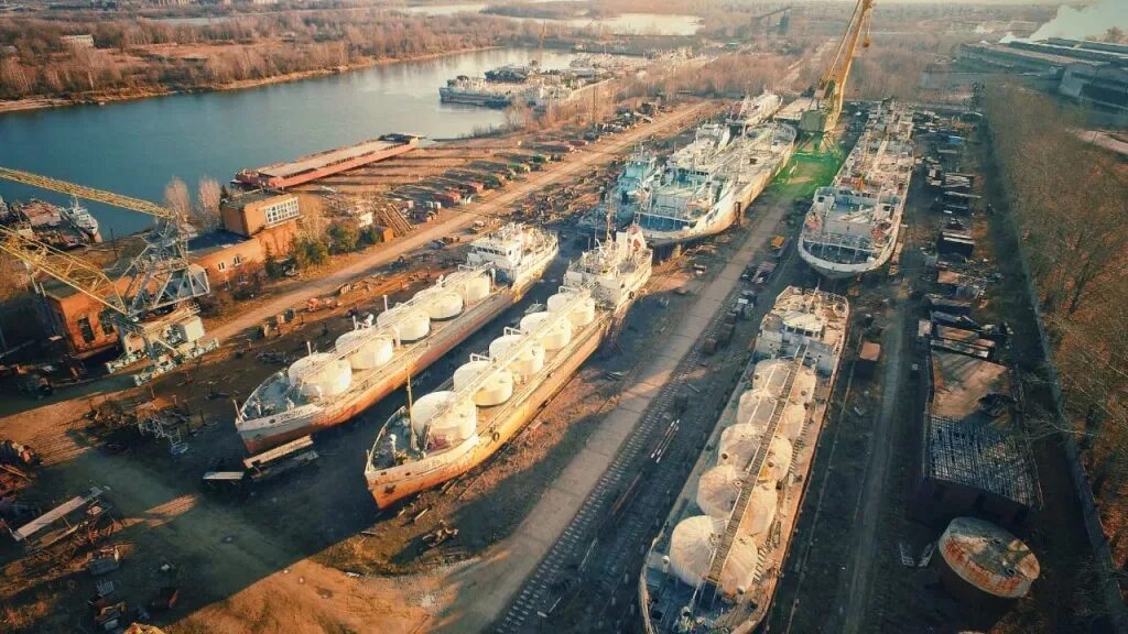 Судоремонтный завод омск. Рэб флота подтесово. Судоремонтный завод красноярск. Речное пароходство красноярск. Красноярский судоремонтный завод.