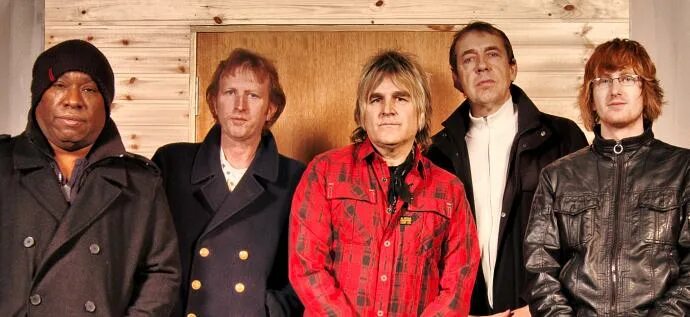 Группа перемен. Jasper lee группа афиша. Барбур англия постер. Mr big defying gravity 2017. Группа большое широкое.