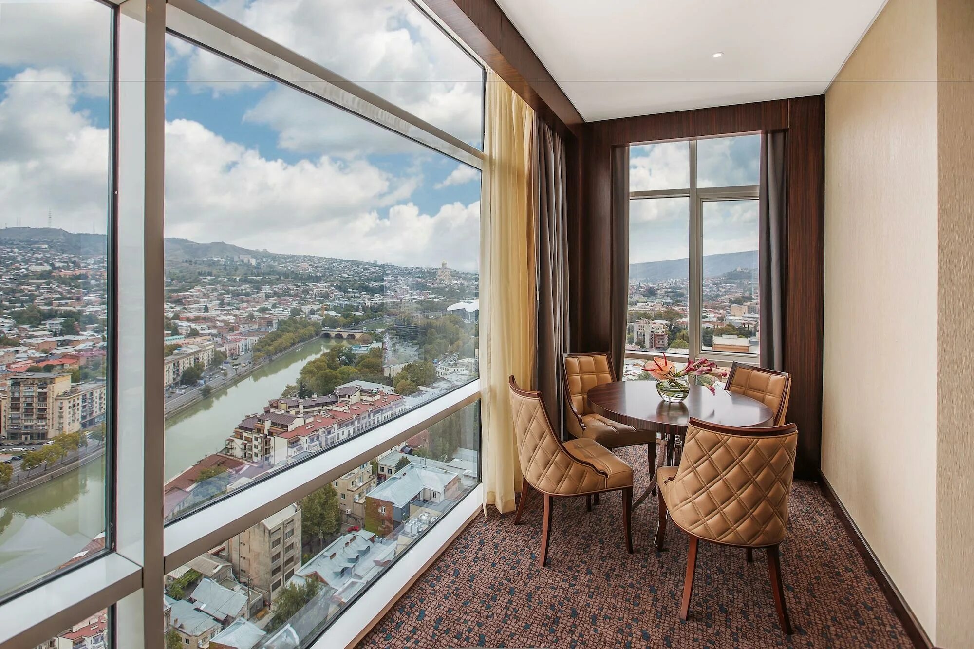 Отель tbilisi. Отель Билтмор Тбилиси. The Biltmore Hotel 5* (Тбилиси). Балтимор Тбилиси гостиница. Отель Миллениум Тбилиси.