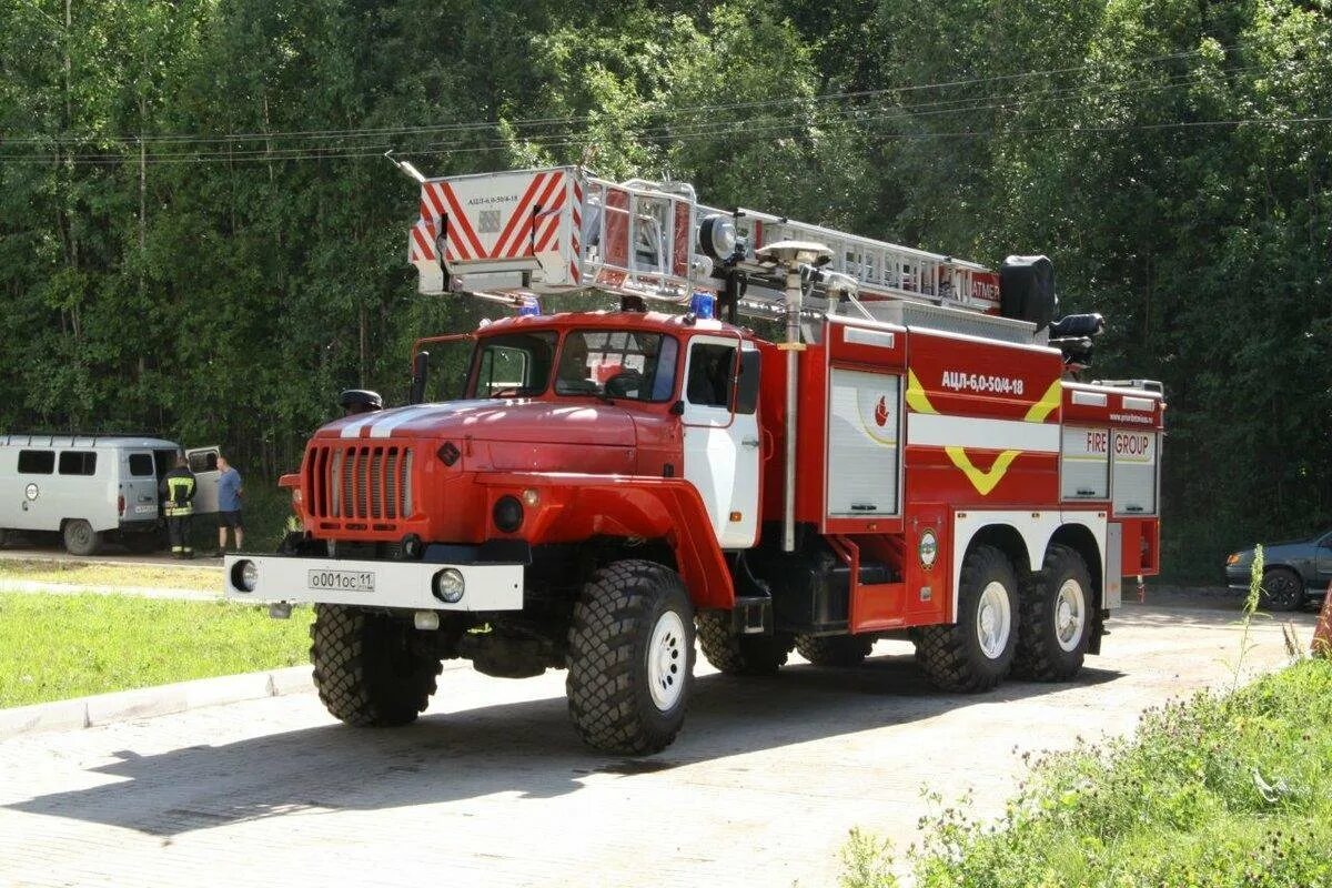 АЦЛ-3-40/4-17 43118. Пожарная машина. Пожарный автомобиль. Российские пожарные машины.