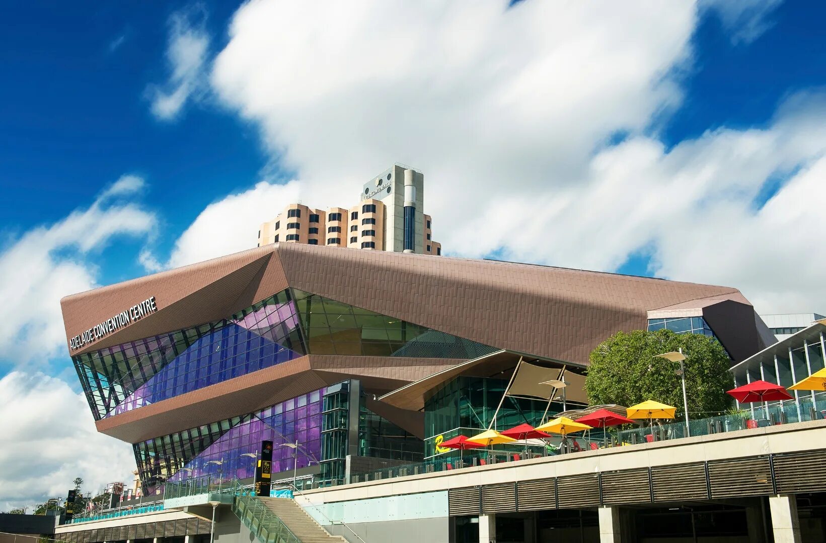 Серышева 42 хабаровск. Ночной клуб фото с крыльями хабаровск. Клубная 32 хабаровск. Ночной клуб хабаровск. Ночной клуб фото с крыльями хабаровск.