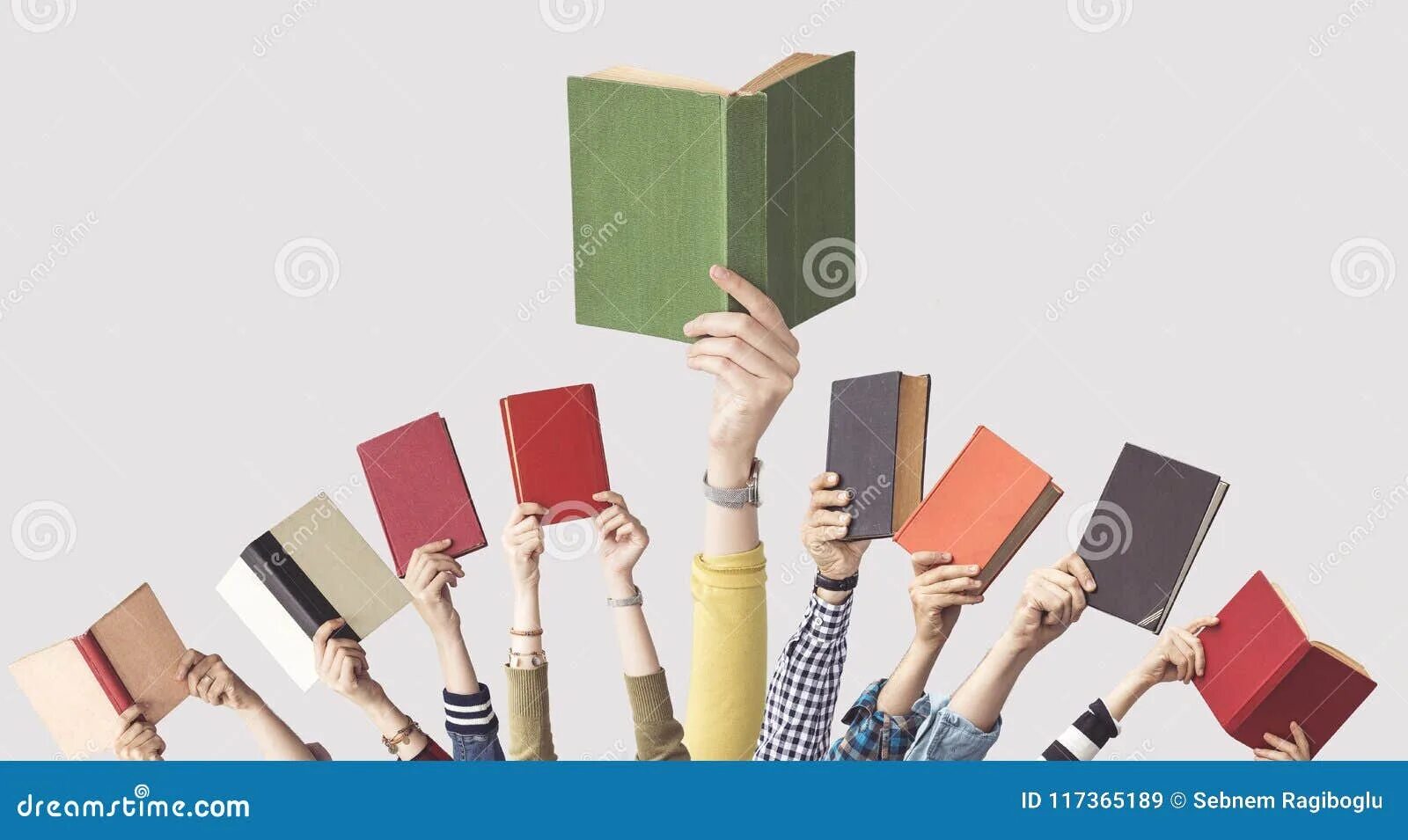 Презентация откуда пришла книга. Руки из книги. Рука передает книгу. Человек с книгой в руках. Откуда книга к нам пришла.