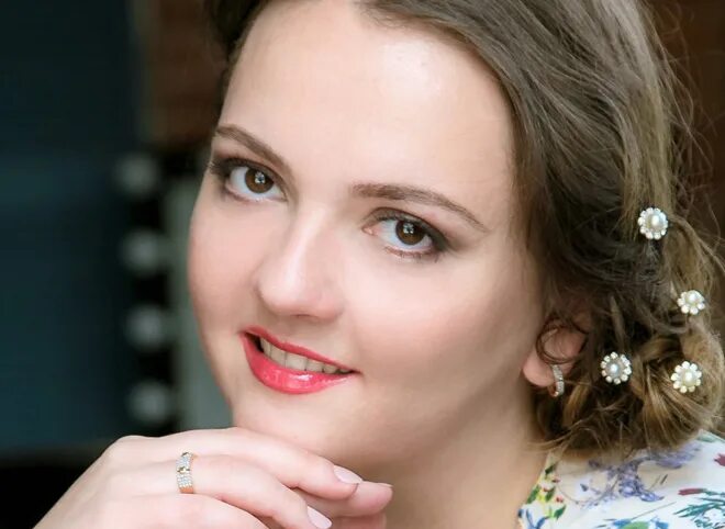 Кома актриса. Кома актриса. Кома актриса. Кристиан бюжо. Кома актриса.