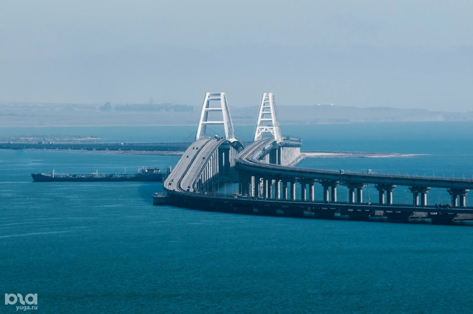 Крымский мост сегодня в реальном времени. Крымский мост 2025. крымский мост 2025. крымский мост в керчи 2025. мосты россии.