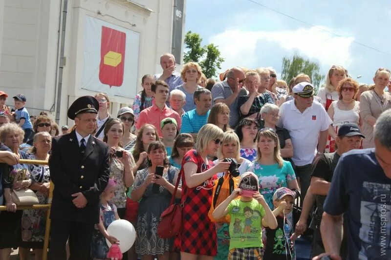 Рассказово 9 мая 2024 программа. Шествие организаций на день города оригинальные. Новости кобрин сти. День города тюмень 437. Шествие на день города.