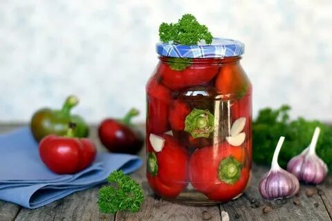 Консервированный перец овощами