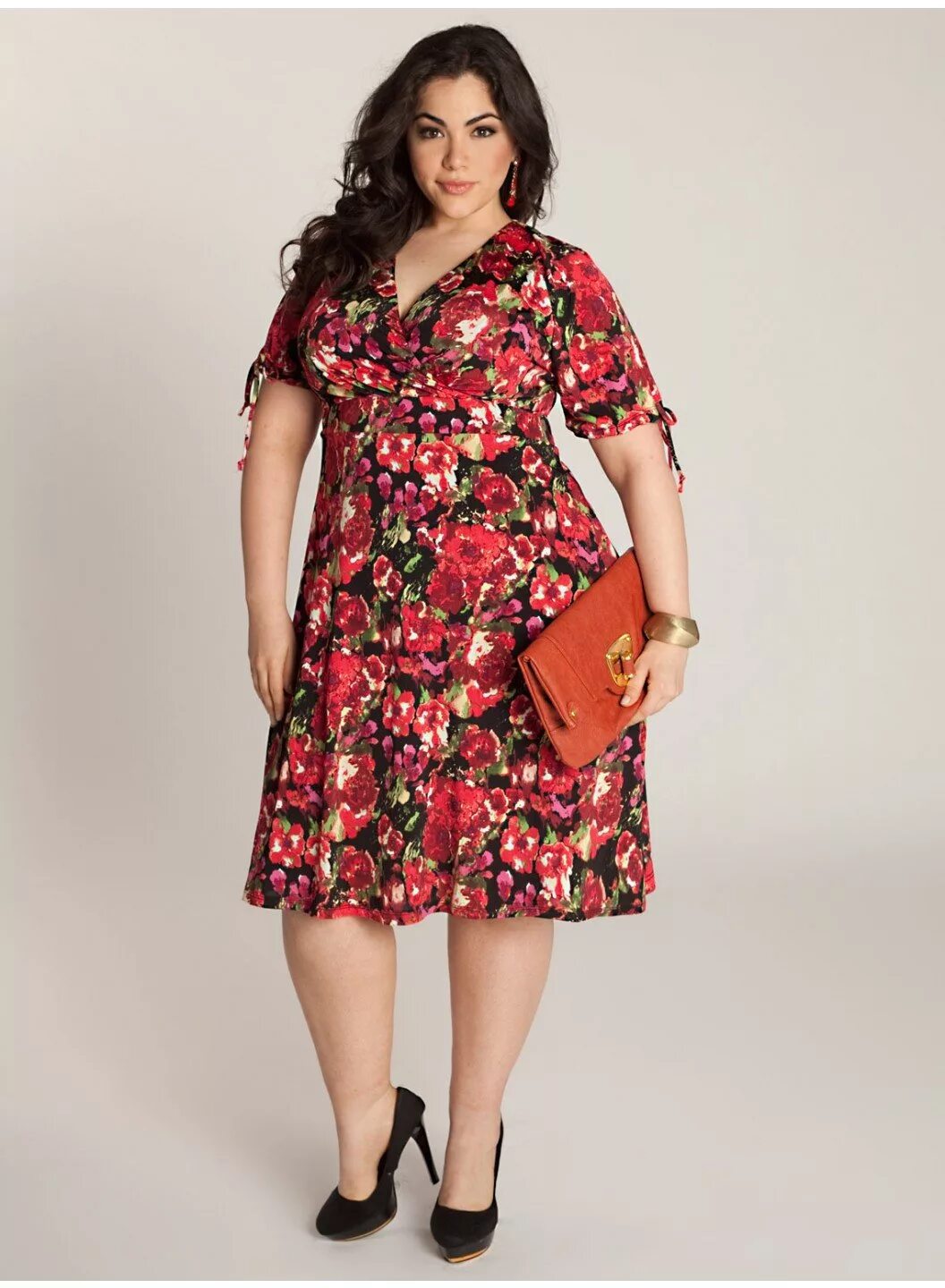 Брендовая одежда для полных женщин. Одежда для полных бренды. Модели платьев для полных. Модная женская одежда. Одежда для полных бренды.