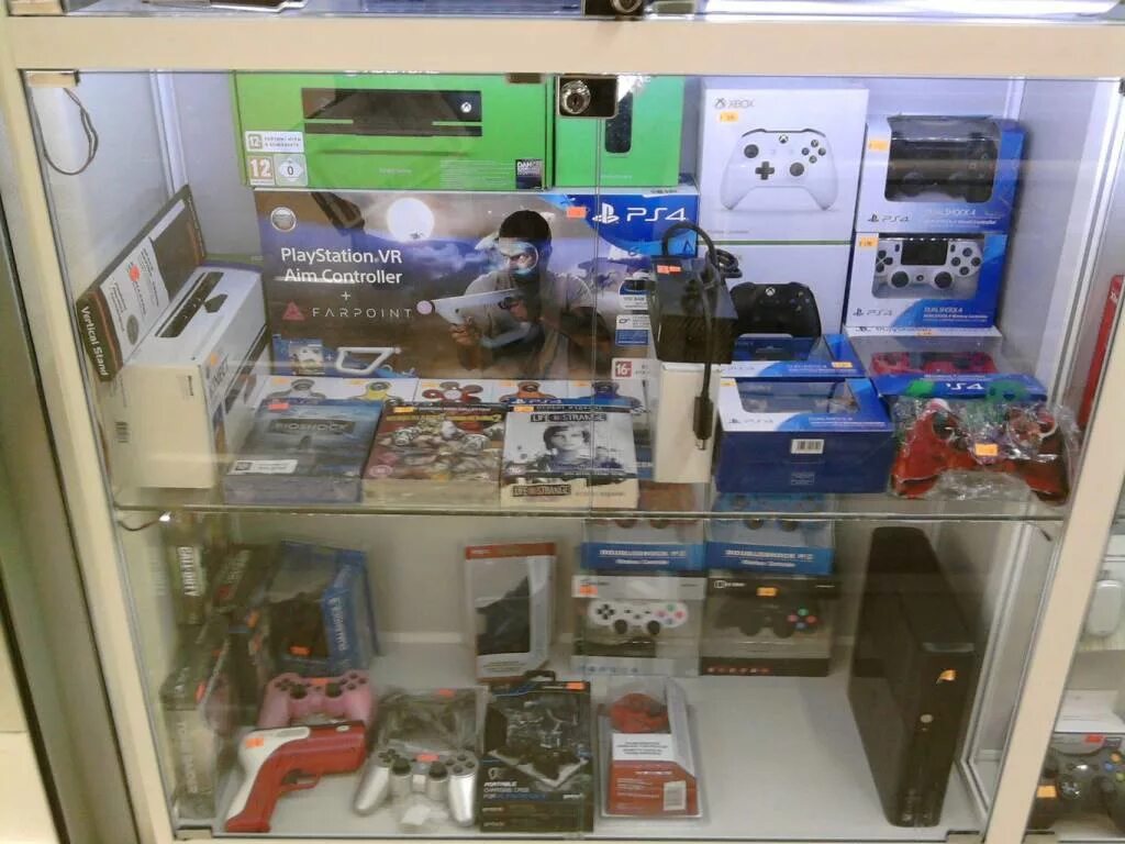 красный путь 68/1 омск. пиратские диски 90х. радиорынок бибирево. радиорынок игра. рынок игровых приставок.