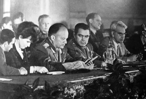 В академии наук заседает